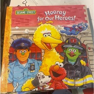 VGC Sesame Street Hooray For Our Heroes!! hardcover